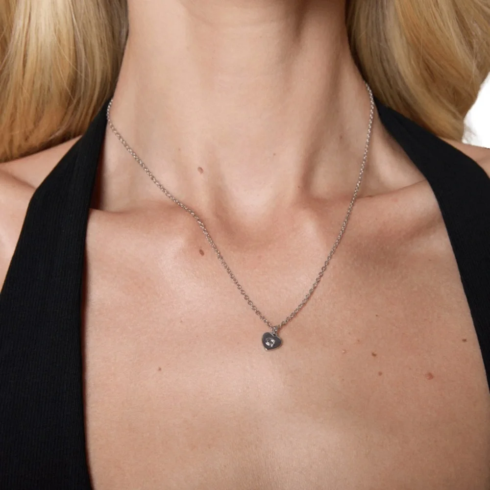 🆕WT COACH Necklace with Heart-Shaped Pendant in Silver
